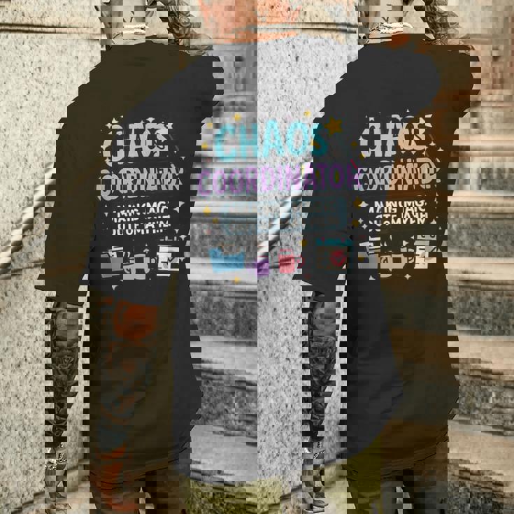 カオスコーディネーター 魔法のように混乱を整える人へ メンズTシャツ バックプリント 彼への贈り物