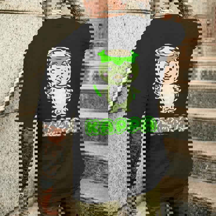 カッパ くん『セルフィー』河童【どうぶつフレンズ】きゅうり 妖怪 かわいい イラスト メンズTシャツ バックプリント 彼への贈り物