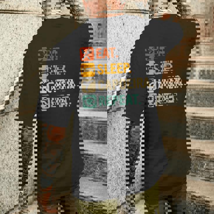 カポエイラ 格闘技 ダンス 武道 メンズTシャツ バックプリント 彼への贈り物