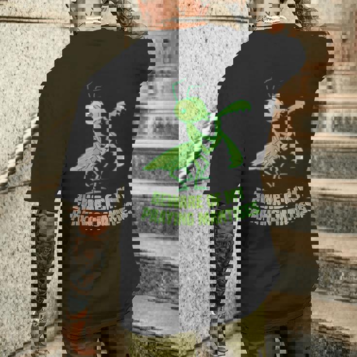 カマキリの囲い衣装 虫飼い主 カマキリの卵 メンズTシャツ バックプリント 彼への贈り物