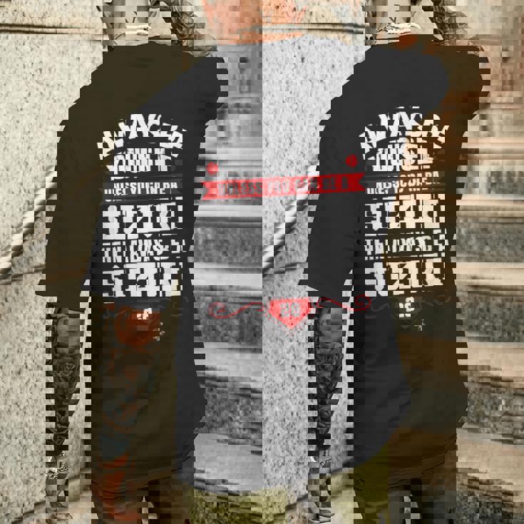 カート・スズキ Always Be Yourself Gameday メンズTシャツ バックプリント 彼への贈り物