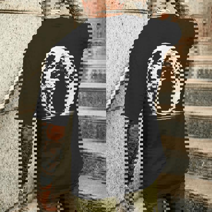 キュートで面白いチンチラが月に吠える メンズTシャツ バックプリント 彼への贈り物