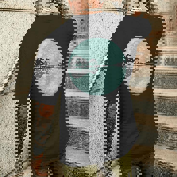 ギター 湖 反射 月 ギター ミュージシャン メンズTシャツ バックプリント 彼への贈り物