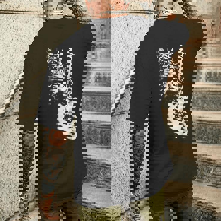 ギターを弾くロック猫 面白いギター猫 メンズTシャツ バックプリント 彼への贈り物