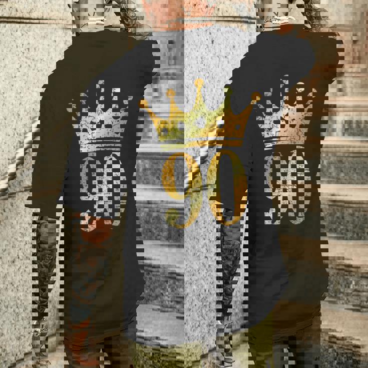 クラウン ナンバー90 ヴィンテージゴールデンイエロー 90歳の誕生日 メンズTシャツ バックプリント 彼への贈り物