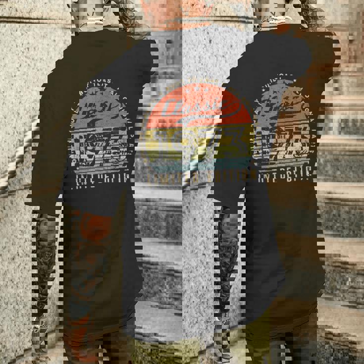 クラシック 1973 限定版 ヴィンテージ 1973年生まれのレトロな誕生日。 メンズTシャツ バックプリント 彼への贈り物