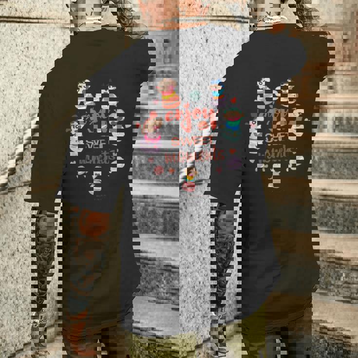 クレヨンしんちゃん かすかべ防衛隊とマカロンしんちゃんのティータイム メンズTシャツ バックプリント 彼への贈り物