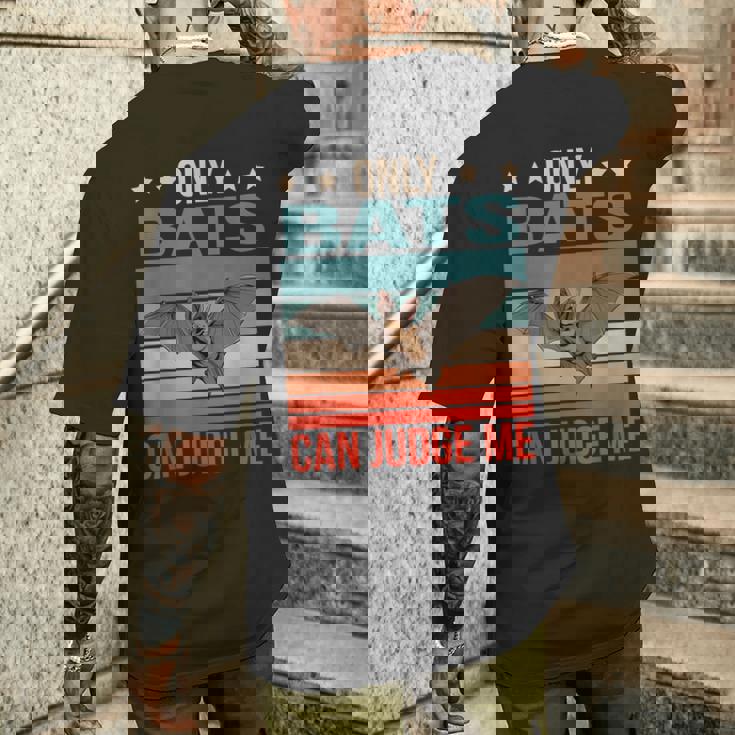 コウモリは私を判断できる 吸血コウモリ コウモリ メンズTシャツ バックプリント 彼への贈り物