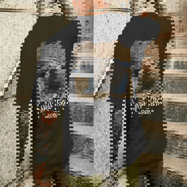 コモド島 インドネシア レトロポスターコモドドラゴン メンズTシャツ バックプリント 彼への贈り物