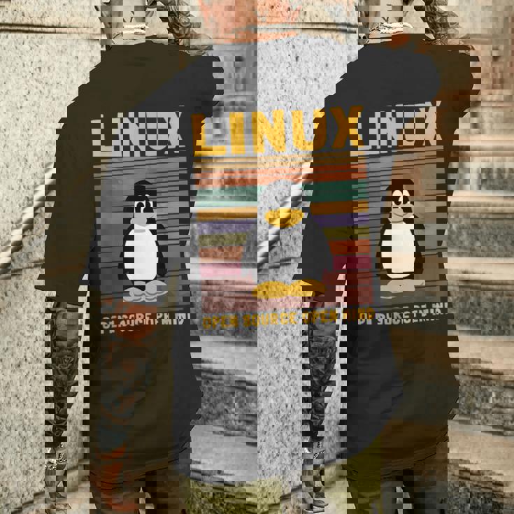 メンズ コンピューター オタク Linux ルートペンギン タックス 言葉 ギフト メンズTシャツ バックプリント 彼への贈り物