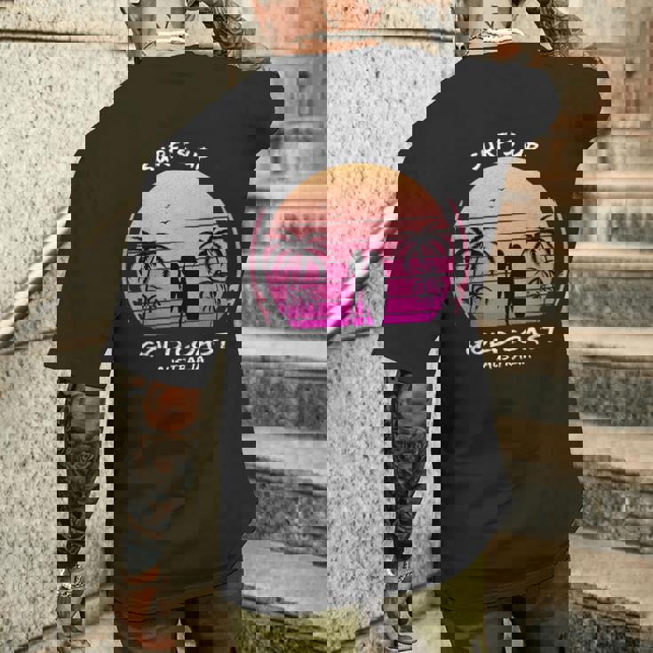 ゴールドコースト クイーンズランド州 オーストラリア サーフィン ギフト ヤシの木 スポーツ お土産 メンズTシャツ バックプリント 彼への贈り物