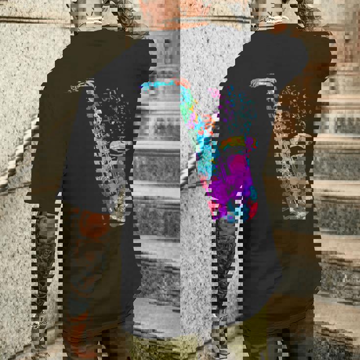 サクソフォン プレーヤー ジャズ 音符 サクソフォン カラフル サックス メンズTシャツ バックプリント 彼への贈り物