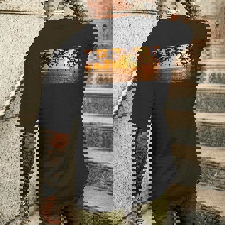 サンセット ビーチ ヤシの木 クール 海 サーフィン メンズTシャツ バックプリント 彼への贈り物