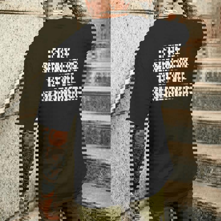 シェナンワン、面白いシェナニガンズ、聖パトリックデー、シェナニガンズ メンズTシャツ バックプリント 彼への贈り物