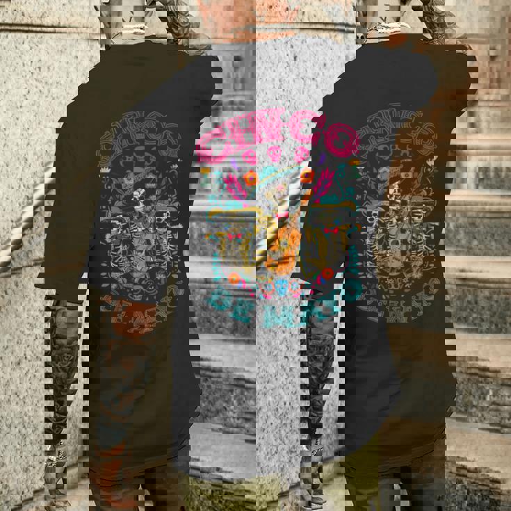 シンコ・デ・マヨ ギターを弾く骸骨 メキシコ・フィエスタ メンズTシャツ バックプリント 彼への贈り物