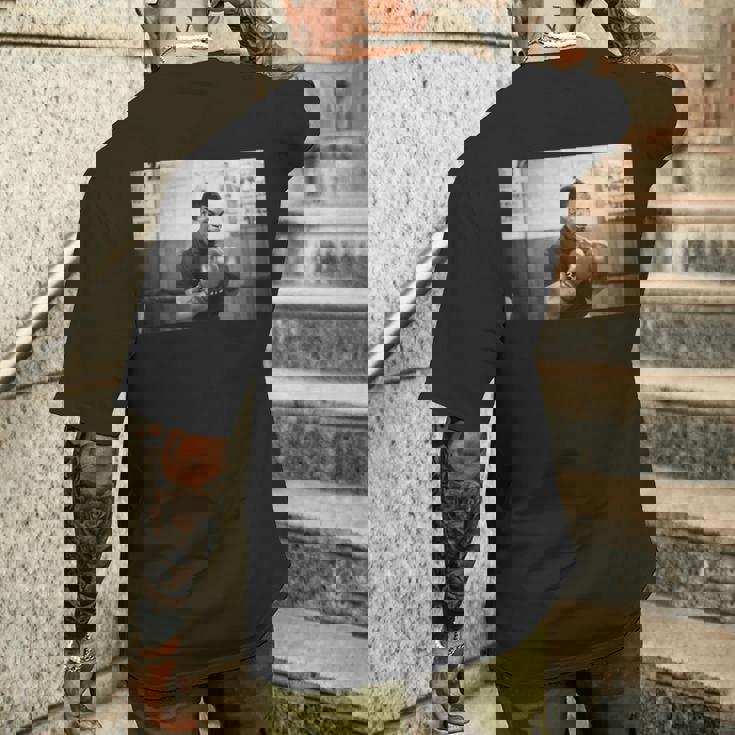 ジェームズ・ティリス対フランク・ブルーノのためにロンドンでボクシングマイク・タイソン。 メンズTシャツ バックプリント 彼への贈り物