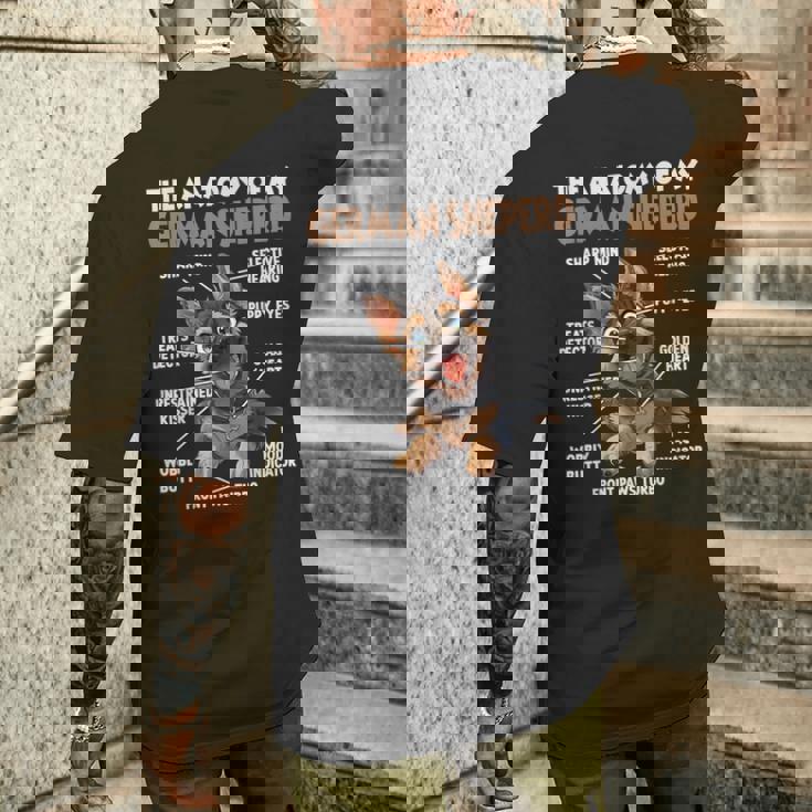 ジャーマン シェパードの犬の散歩犬愛好家のジャーマン シェパード メンズTシャツ バックプリント 彼への贈り物