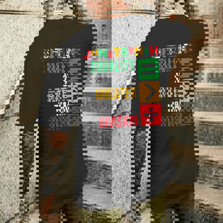 ジューンティーンスの平等は分裂よりも大きい メンズTシャツ バックプリント 彼への贈り物