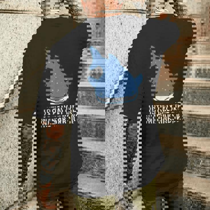 ジンベエザメが本当に好きだよ？かわいいジンベイザメ メンズTシャツ バックプリント 彼への贈り物