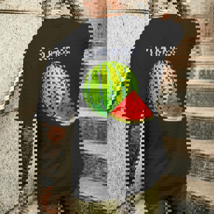 スイカ・夏【 サマータイム 】リゾート・夏 大好き／面白 イラスト メンズTシャツ バックプリント 彼への贈り物