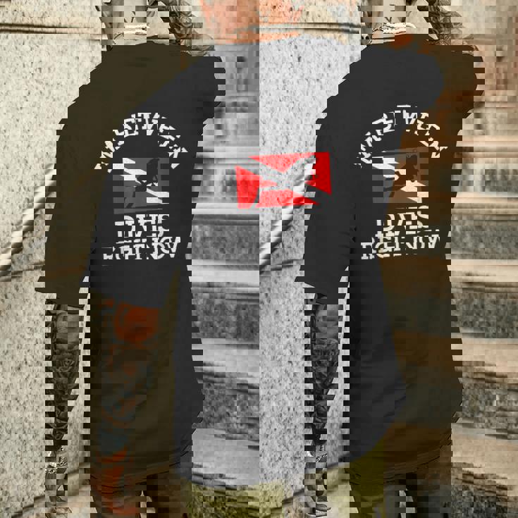 スキューバダイビング ダイバー ダウン ダイブ フラッグ ダイブ メンズTシャツ バックプリント 彼への贈り物