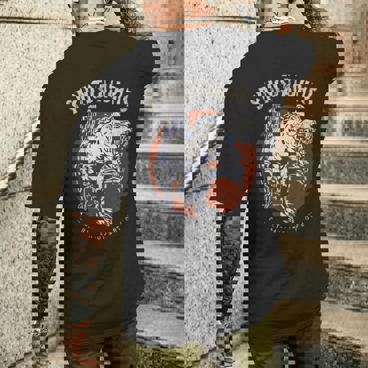 スピノサウルス 白亜時代の生き物 恐竜ファン向け メンズTシャツ バックプリント 彼への贈り物