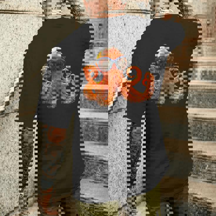 タコ 小タコ イカ 海 恋 甘タコ メンズTシャツ バックプリント 彼への贈り物