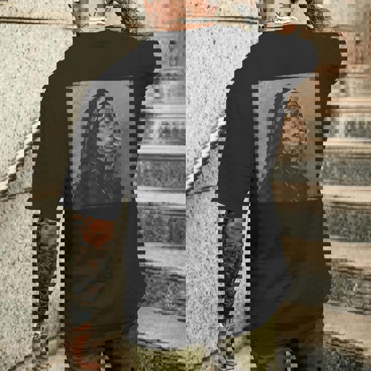 タバコを吸うクールな尼僧、反抗的な尼僧 メンズTシャツ バックプリント 彼への贈り物