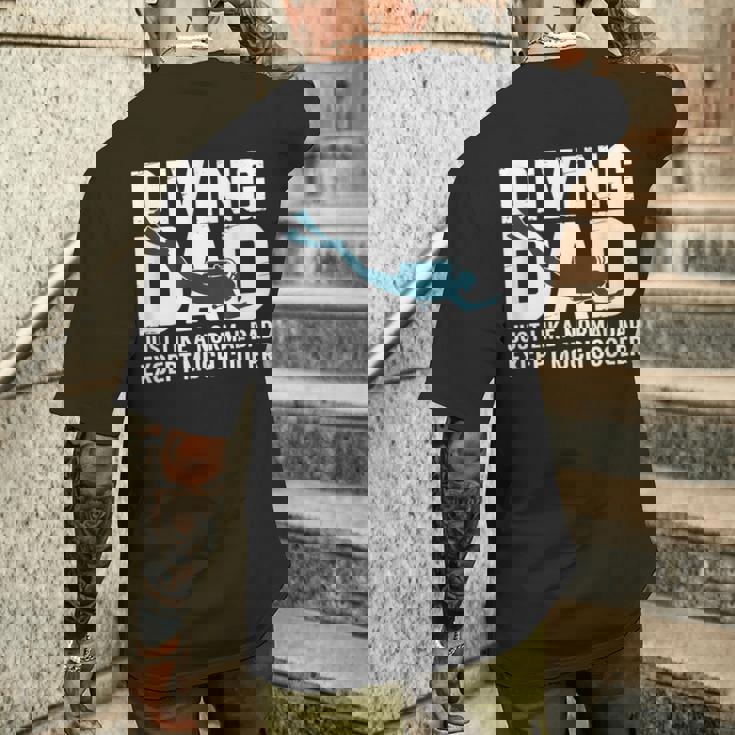 ダイビング お父さん ヴィンテージ スキューバ ダイバー 父 スキューバダイビング メンズTシャツ バックプリント 彼への贈り物