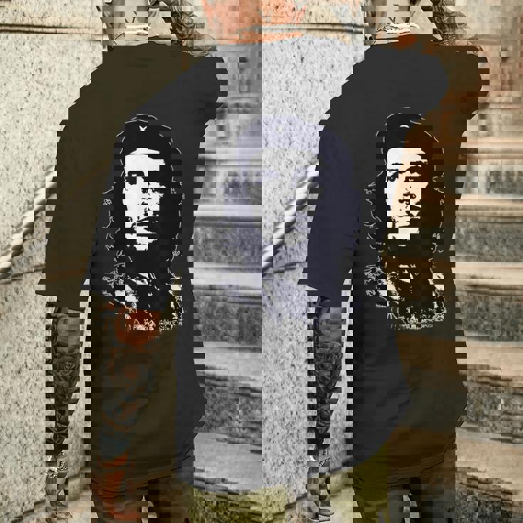 チェ・ゲバラ・ゲリラ・キューバ革命。 メンズTシャツ バックプリント 彼への贈り物