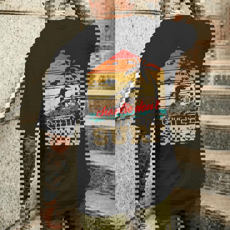 チャーリー・ドント・サーフィン・ミリタリー・ベトナム・サーフ メンズTシャツ バックプリント 彼への贈り物