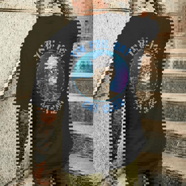 ティンホイルハットキャットクラブ陰謀論おかしい メンズTシャツ バックプリント 彼への贈り物