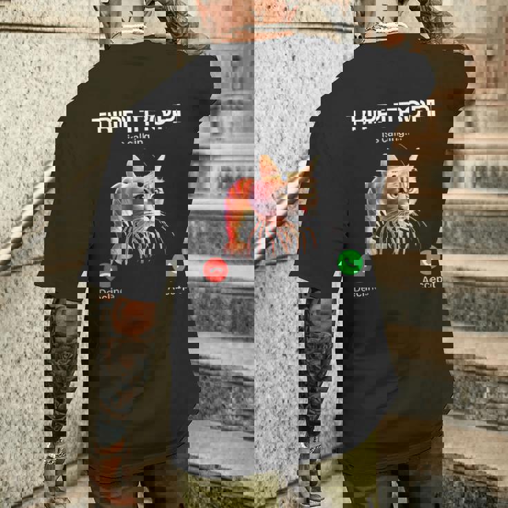 トリッピ・トロッピはブレインロット・イタリアン・ブレインロット・ミームを呼んでいる。 メンズTシャツ バックプリント 彼への贈り物