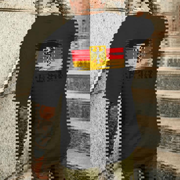ドイツ退役軍人tシャツ イーグルとフラッグ – 愛国的なゲルマ メンズTシャツ バックプリント 彼への贈り物