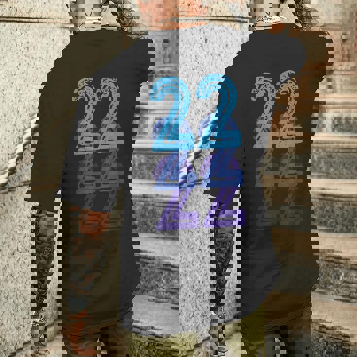 ナンバー22 ブルー ベスト クラシック カレッジスタイル 誕生日 面白い メンズTシャツ バックプリント 彼への贈り物