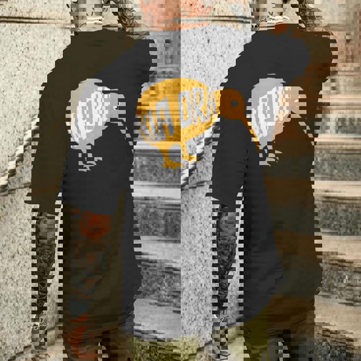 ニュージーランド お土産 キウイ鳥 キア・オラ Be Well ギフト メンズTシャツ バックプリント 彼への贈り物