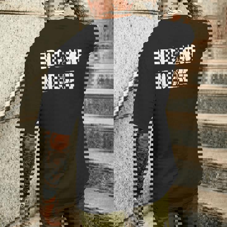 ノーキャンプノーライフ キャンプ好き アウトドア好き アウトドア趣味 クール キャンプ テント メンズTシャツ バックプリント 彼への贈り物