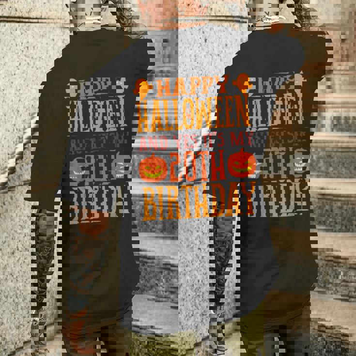 ハッピーハロウィンそしてはい、私の20歳の誕生日です メンズTシャツ バックプリント 彼への贈り物