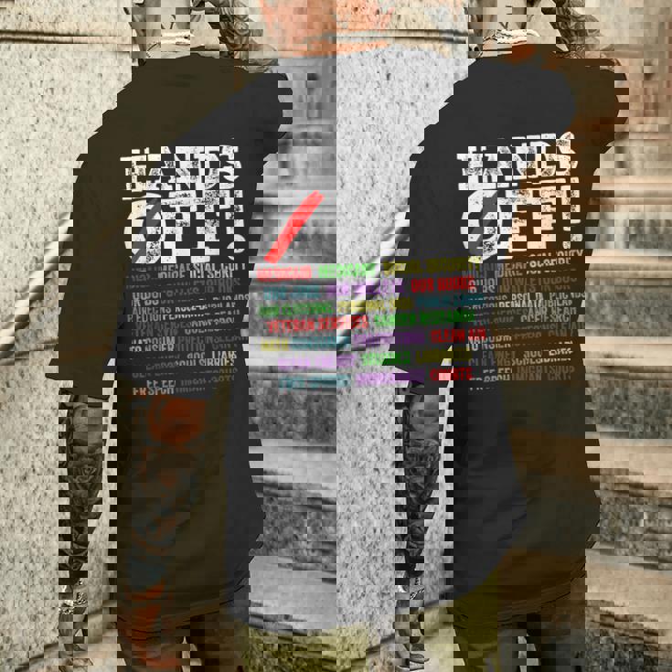 ハンズオフ抗議 社会保障とメディケア抗議 メンズTシャツ バックプリント 彼への贈り物