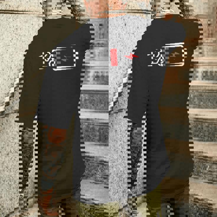 バッテリー1 – バッテリー1 I おもしろ低エネルギーパーセント メンズTシャツ バックプリント 彼への贈り物