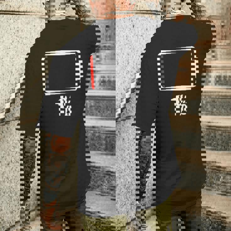 バッテリー1シャツ。バッテリーハート。充電済みバッテリーは空です。 メンズTシャツ バックプリント 彼への贈り物