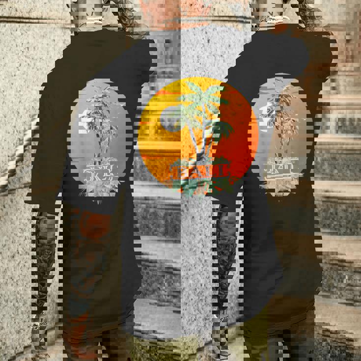 バリ島 熱帯雨林 ジャングル ハイキング ウブド ヌサペニダ ギフト お土産 島 インドネシア 夕日 休暇 ギリ諸島 メンズTシャツ バックプリント 彼への贈り物