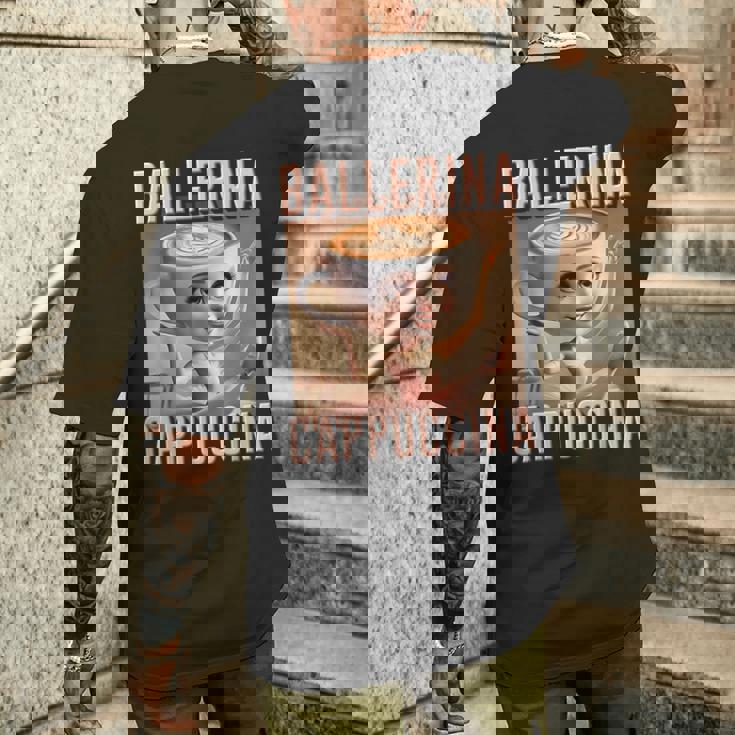 バレリーナ カプチーナ Ai 生成 キャラクター イタリアン ブレイン メンズTシャツ バックプリント 彼への贈り物