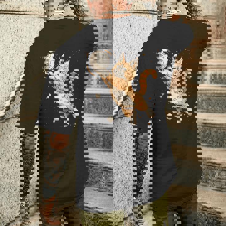 バレーボール選手のかわいいバレーボール猫。 メンズTシャツ バックプリント 彼への贈り物