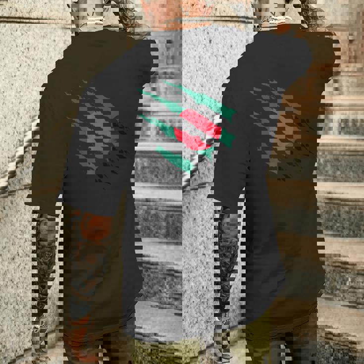 バングラデシュ国旗 バングラデシュ ルーツ 爪 バングラデシュ プライド メンズTシャツ バックプリント 彼への贈り物