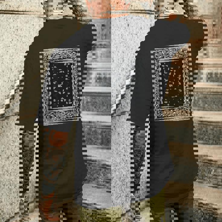 メンズ ブラック ホワイト バンダナ プリント ブラック ペイズリー柄 メンズTシャツ バックプリント 彼への贈り物