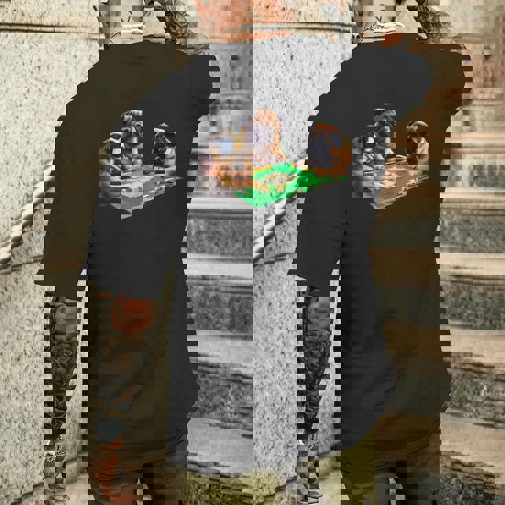 パグ 犬 麻雀 面白いtシャツ 文字入り メンズ おもしろ 面白い 服 おもしろグッズ ネタ 雀士 メンズTシャツ バックプリント 彼への贈り物