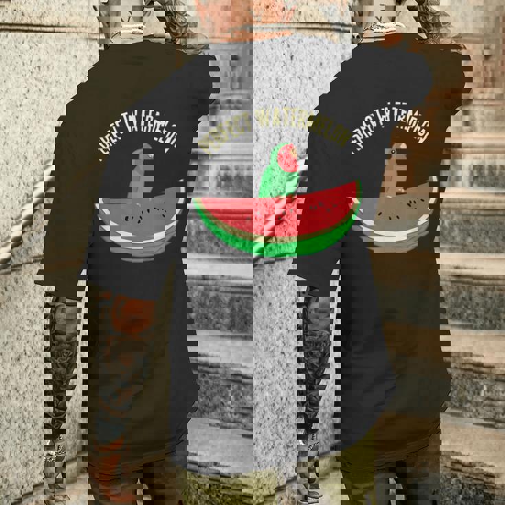 パーフェクトスイカラブバード、バーブミーム、グリーンオウムフルーツ メンズTシャツ バックプリント 彼への贈り物