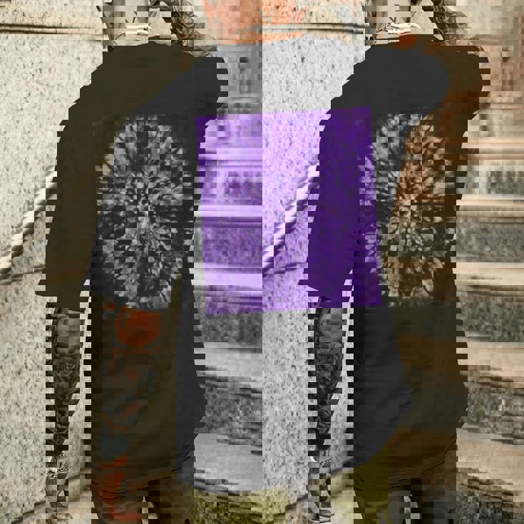 パープルバティックタイダイ ボヘミアンパターン メンズTシャツ バックプリント 彼への贈り物