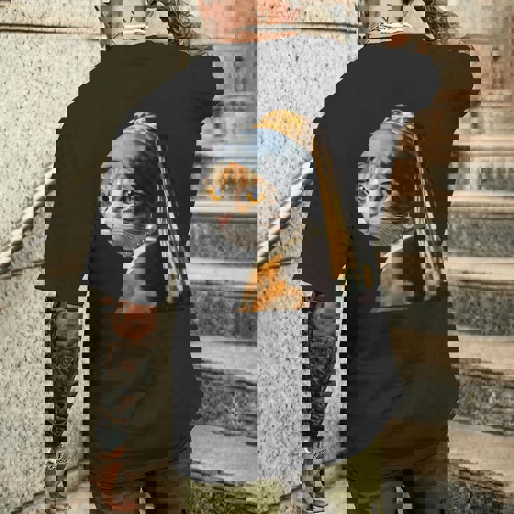 パールイヤリング付き猫 フェルメール メンズTシャツ バックプリント 彼への贈り物